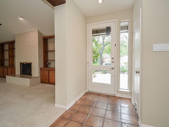 4th image of 11818 Poplar Creek Dr