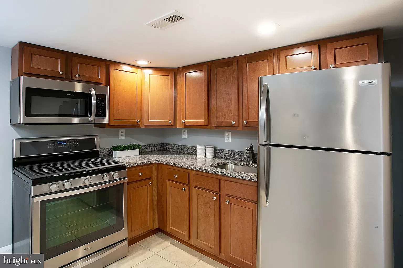1 bed, 750 sqft, $1,550 — Photo 2