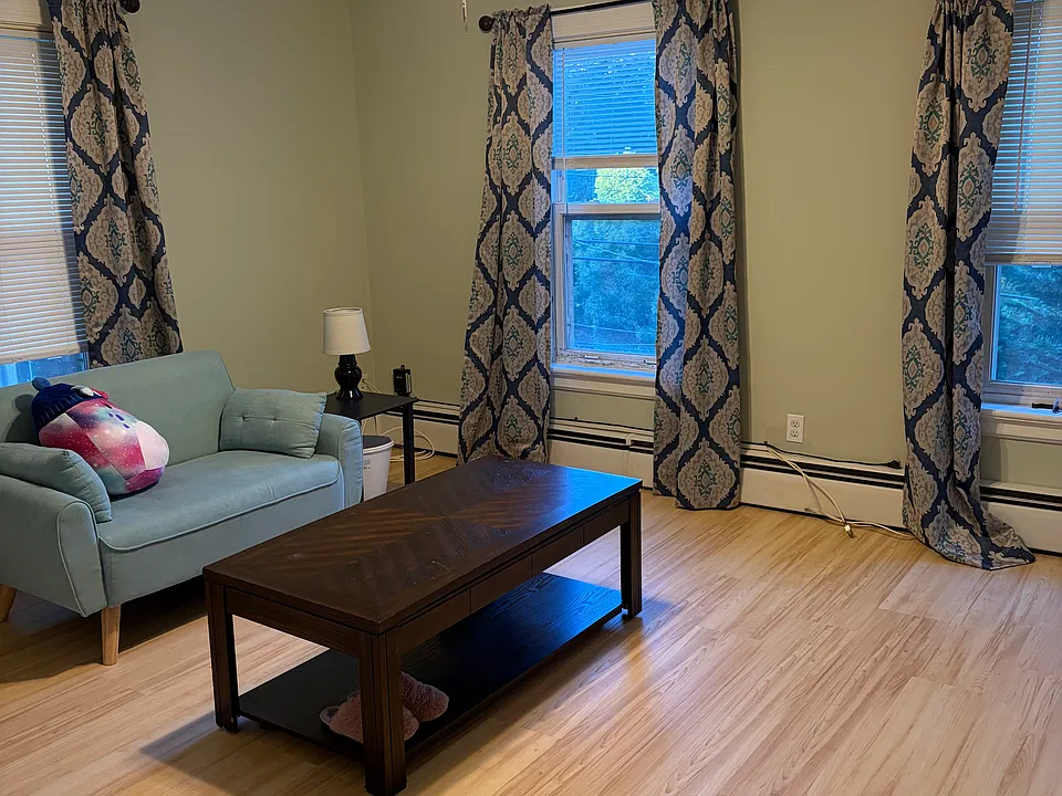 50 Youngs Ave #3
