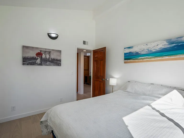 208 Marine Ave — Photo 14