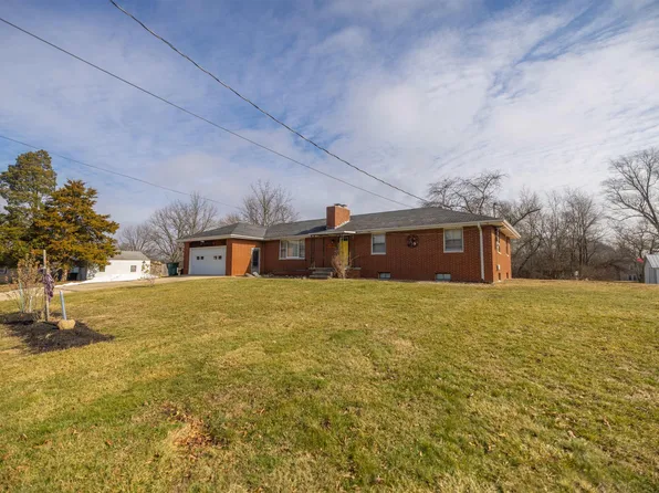 1204 E 26th St, Muncie, IN 47302