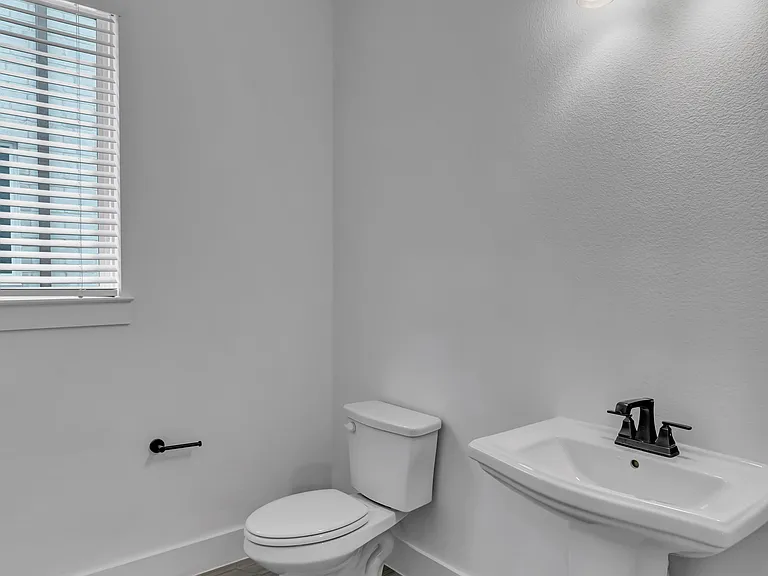 855 Lennox Dr — Photo 5