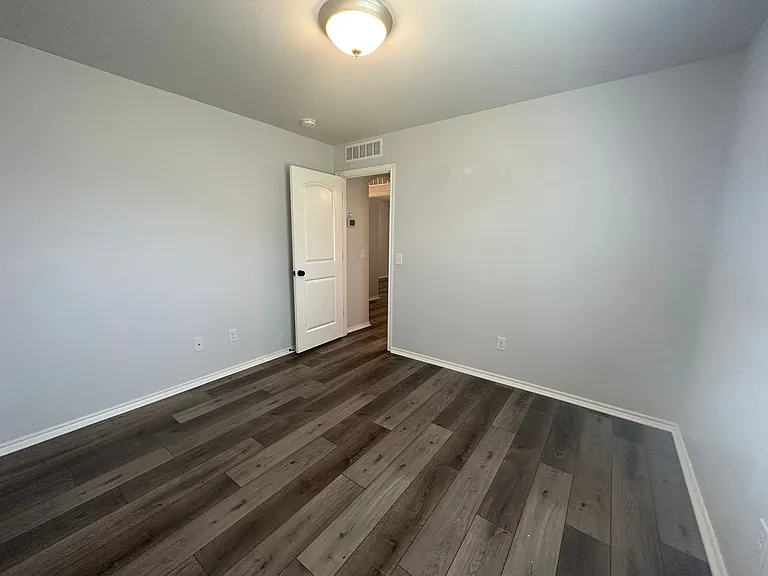 15749 Potomac Dr — Photo 28