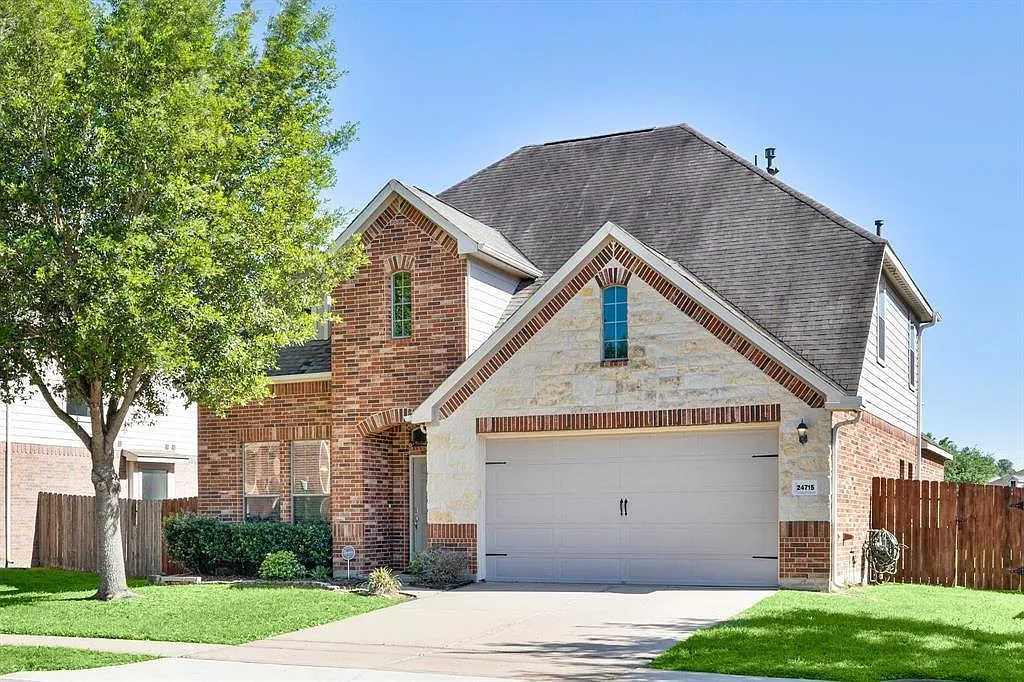 4 bed, 3.0 bath, 2747 sqft, $2,500 — Photo 2
