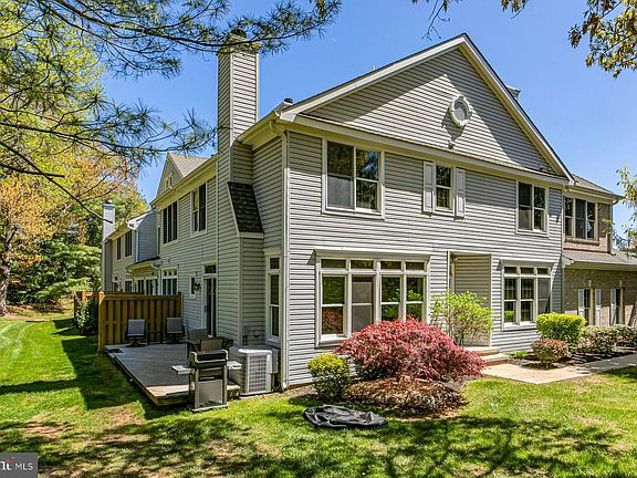 2nd image of 313 Rodney Ct