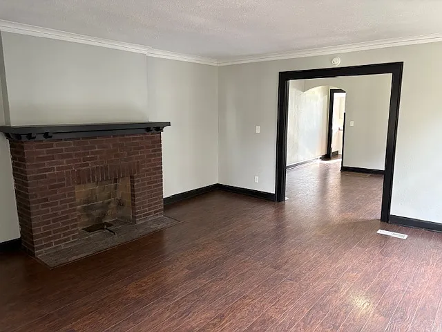 Living room - 4065 Broadway St