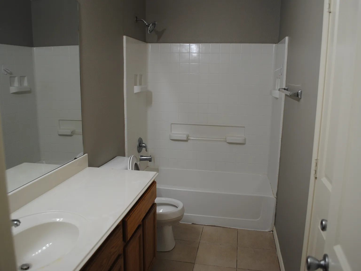5 bed, 3.5 bath, 3023 sqft, $2,950 — Photo 3
