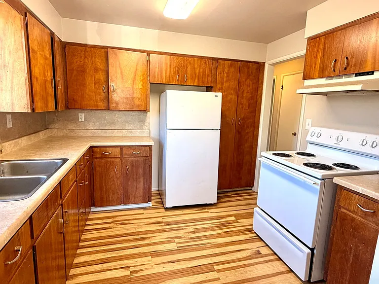 523 N I St — Photo 7