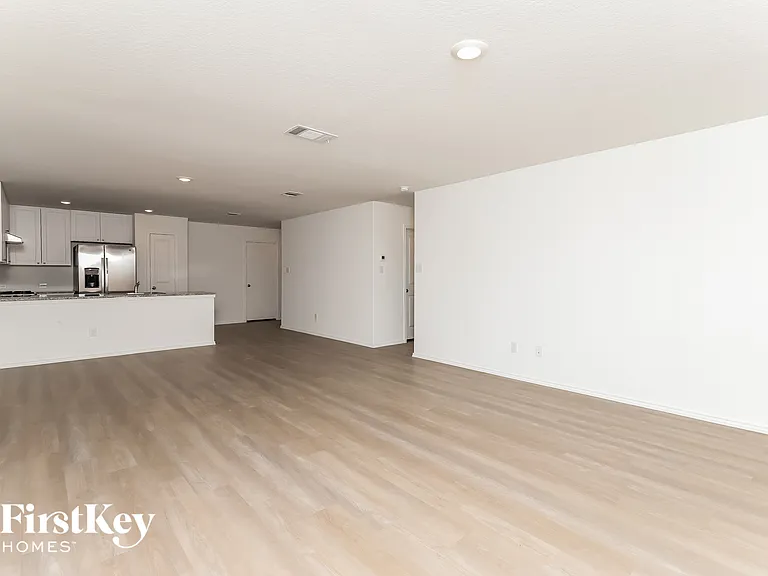 10643 Erinita Way — Photo 5
