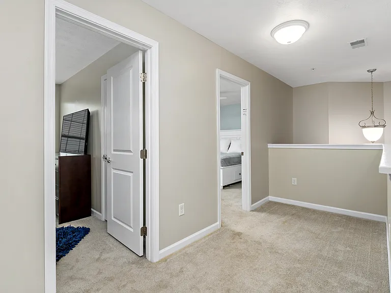 124 Cobblestone Dr — Photo 13