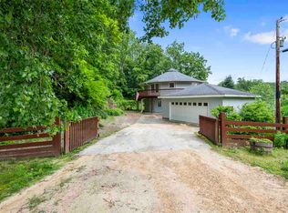 4904 100th Ave, Wyoming, IA 52362