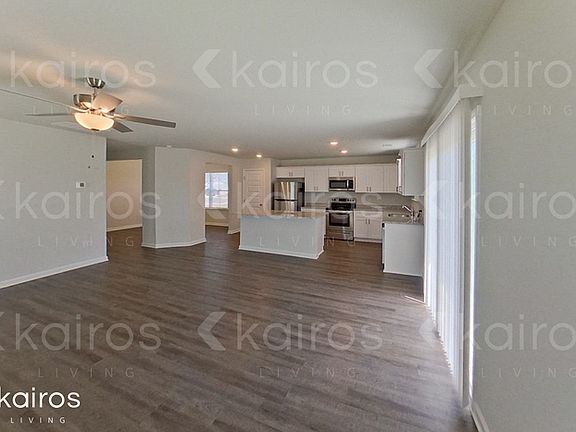 5th image of 200 Redwood Ct
