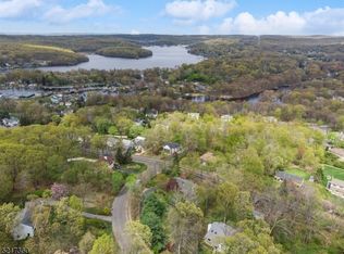 3 Windjammer Dr, Lake Hopatcong, NJ 07849