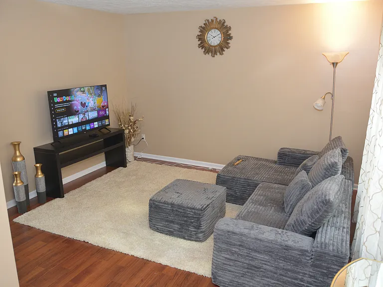 979 Kemper Meadow Dr — Photo 5