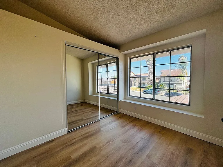 23606 Parkland Ave — Photo 7