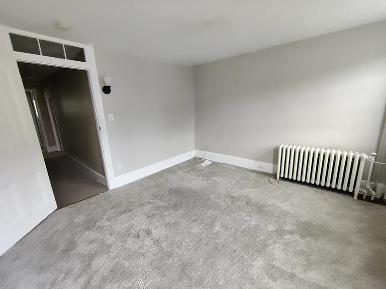 331 E Marshall St — Photo 2