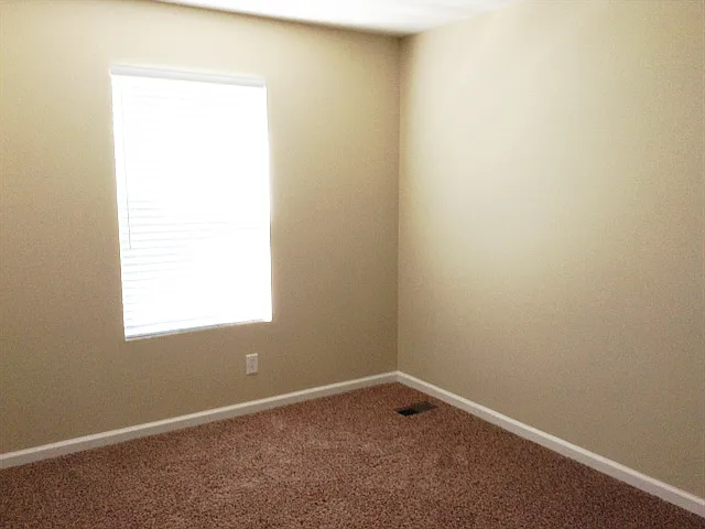 1501 Michael Dr — Photo 7