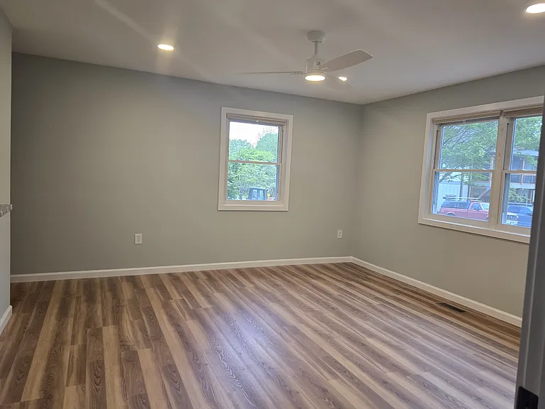 102 Beech St — Photo 8