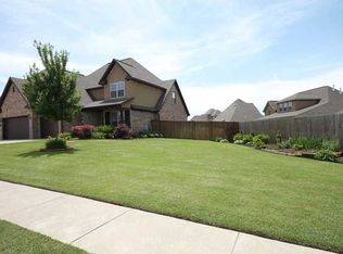 4214 Willowbend Dr, Rogers, AR 72758