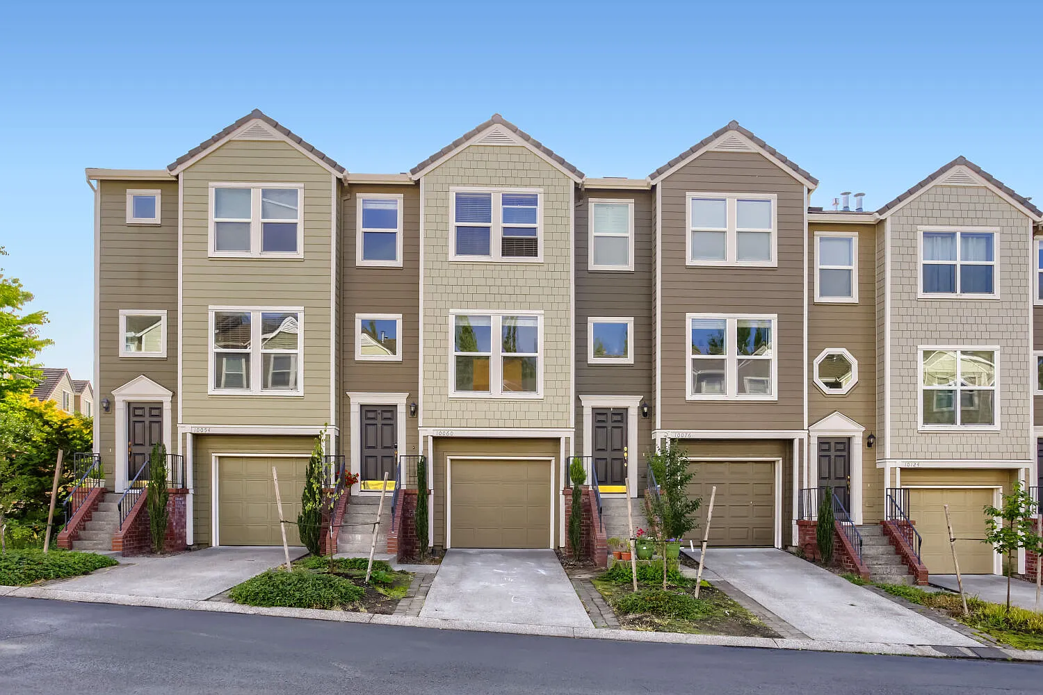 3 bed, 1767 sqft, $3,100 — Photo 1