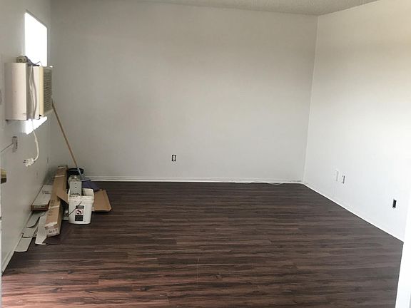 3rd image of 7934 Laurel Canyon Blvd