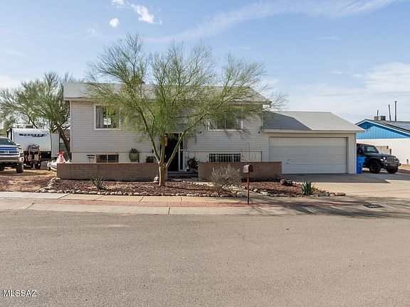 5th image of 3821 W North Aire Pl
