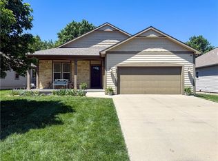 433 Seele Dr, Lawrence, KS 66049