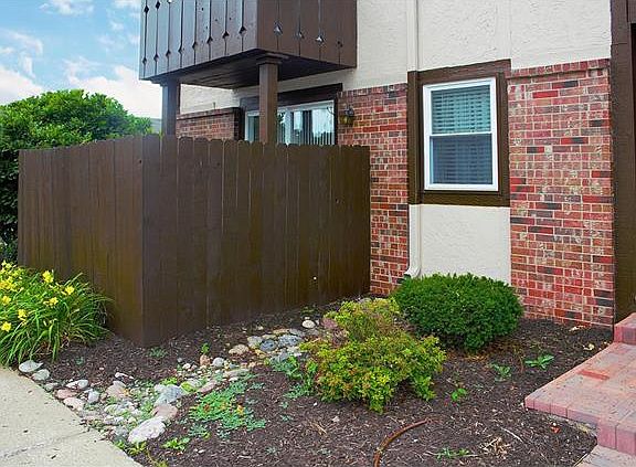 2nd image of 6232 Robinson St APT 1