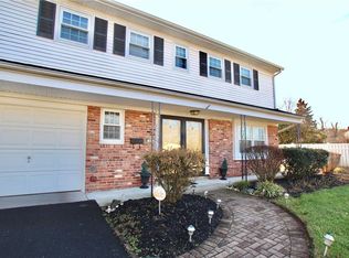 45 Gifford Rd, Somerset, NJ 08873