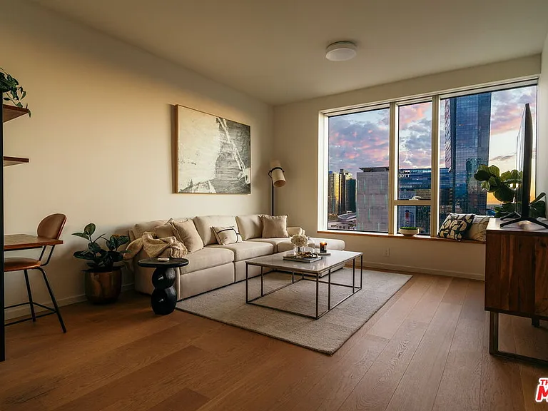 889 Francisco St #1801 — Photo 4