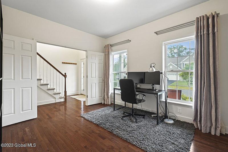 5th image of 10 Sutton Drive