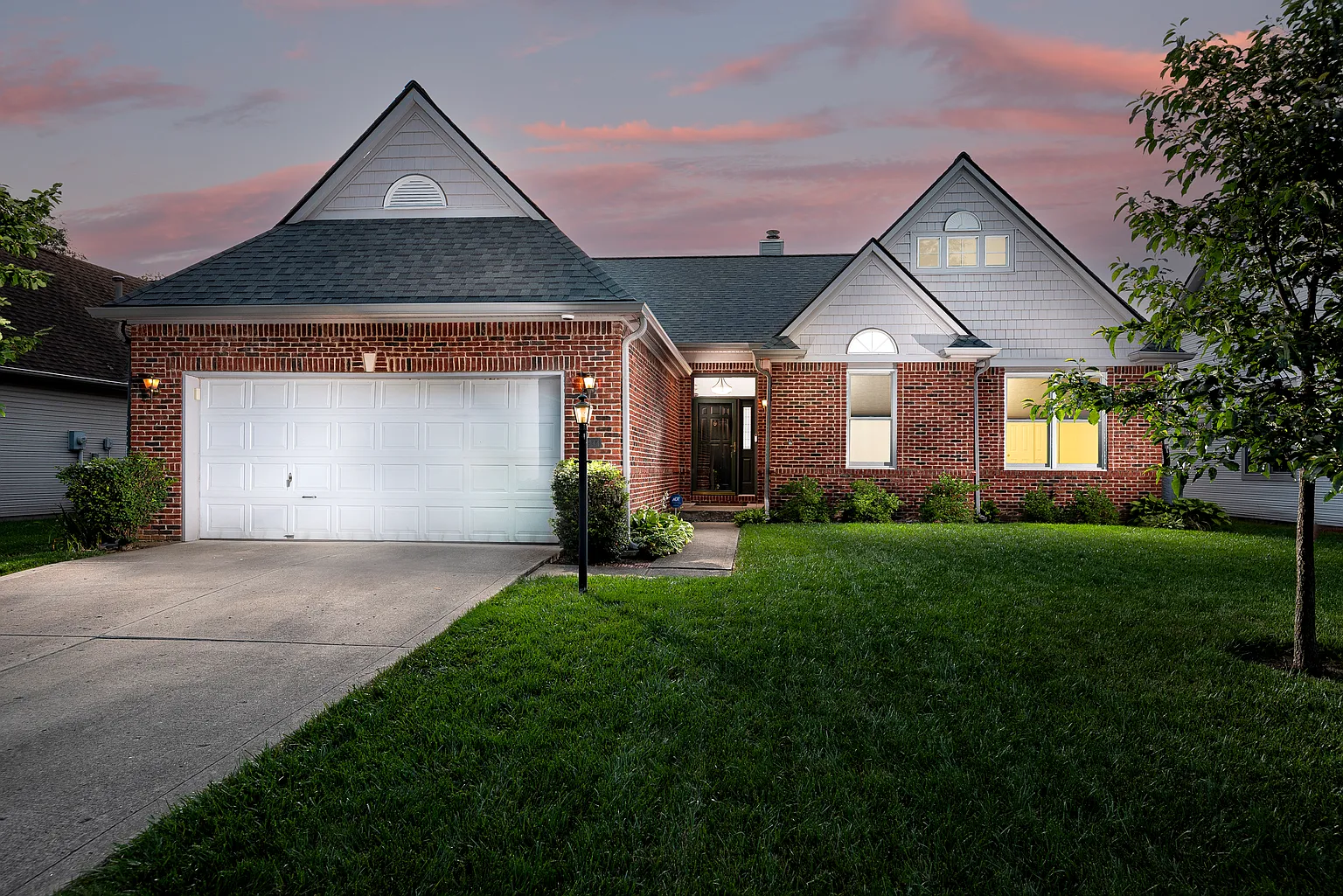 4944 Mallard View Dr photo 1