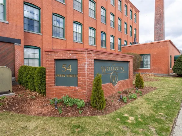 54 Green St APT 203, Leominster, MA 01453
