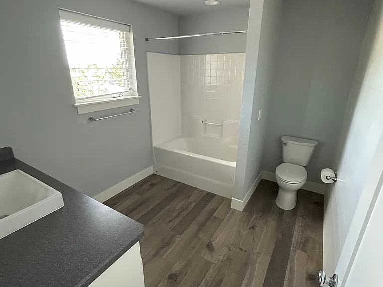 1726 SW 27th St — Photo 13