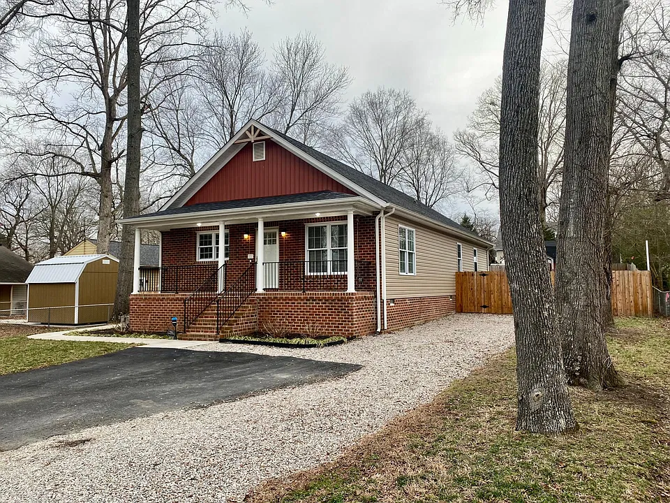 470 Evergreen Ave