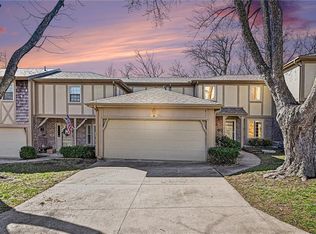 10907 W 96th Ter, Overland Park, KS 66214