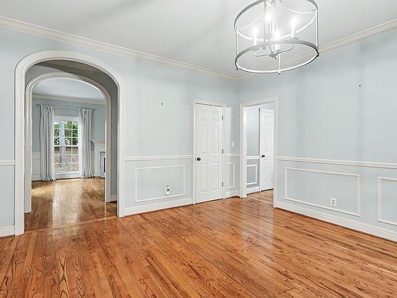 5th image of 3742 Brookwood Rd