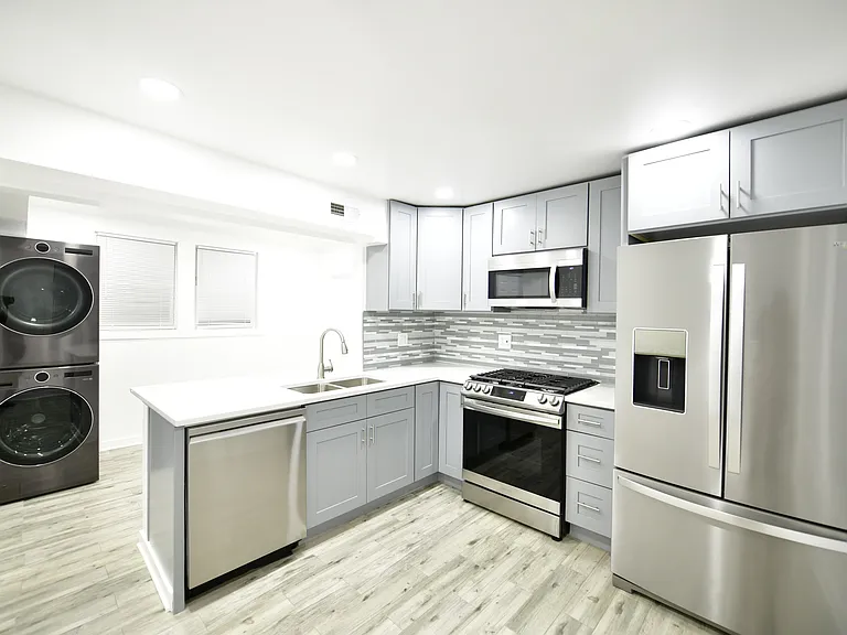 6729 S Langley Ave #1 — Photo 2