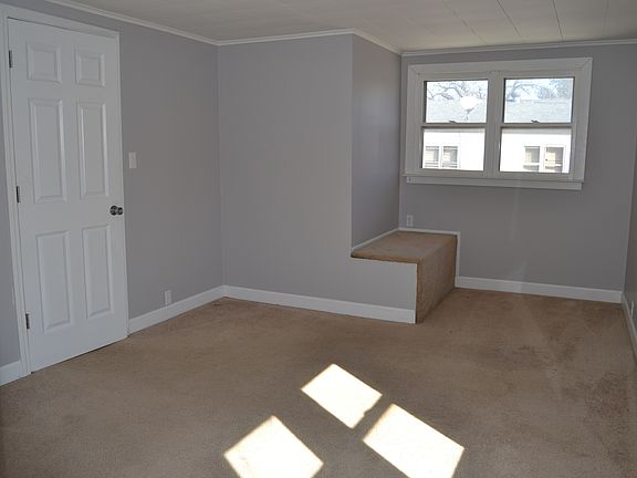 4th image of 931 Creve Coeur St