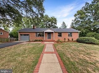 7210 Popkins Farm Rd, Alexandria, VA 22306