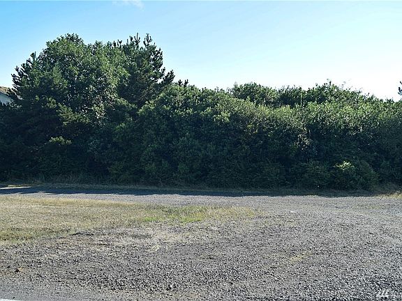 2nd image of 181 Marine View Dr SE