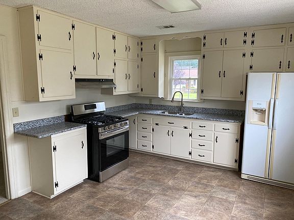3rd image of 1717 W Arch Ave
