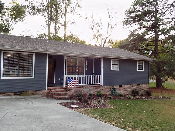 2nd image of 40 Rolling Meadows Dr