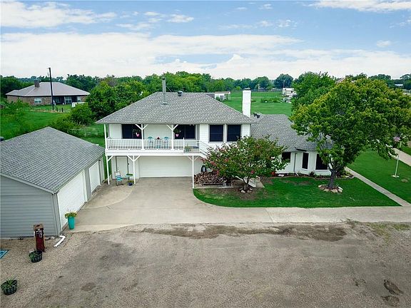 2nd image of 1065 Cove View Ln
