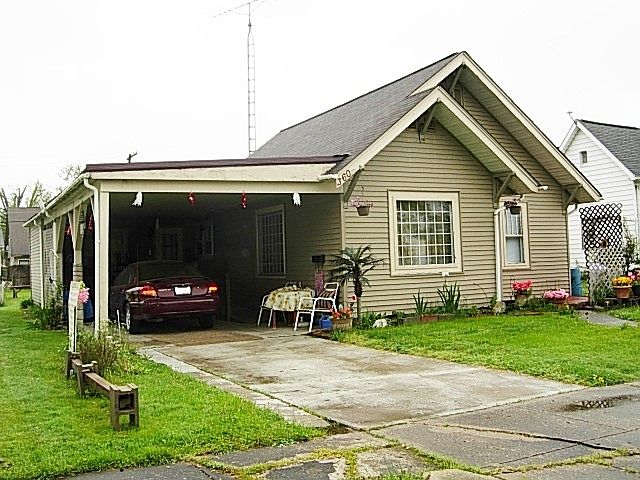 1st image of 360 10th St NE