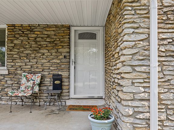 4th image of 537 Springhill Dr