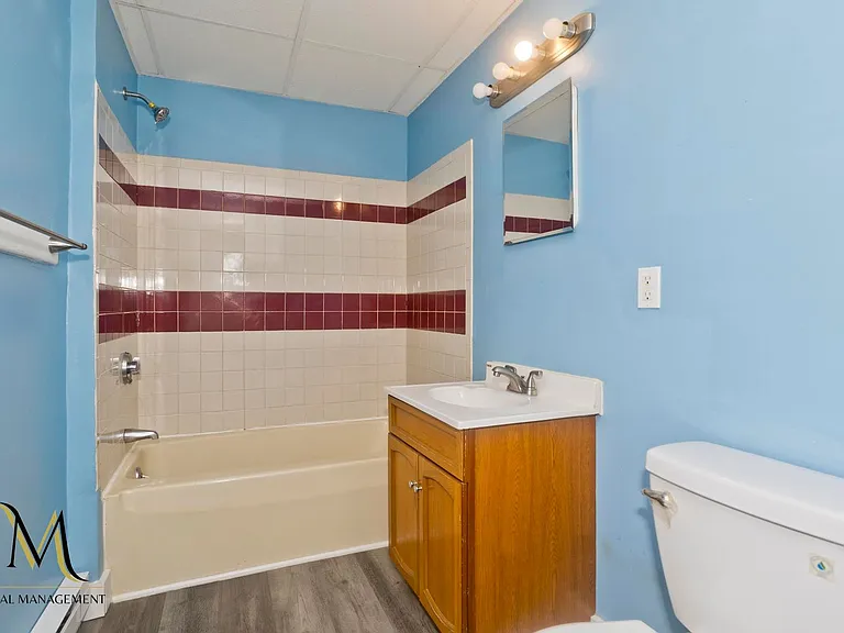 638 Belmont Ave — Photo 16
