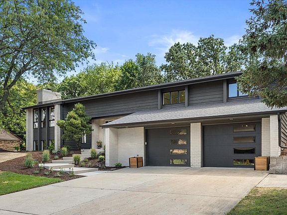 3rd image of 727 Browning CIRCLE