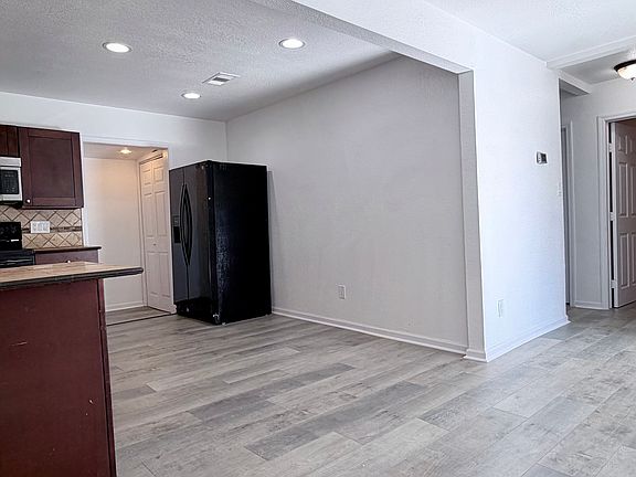 4th image of 5728 Sylvia Dr
