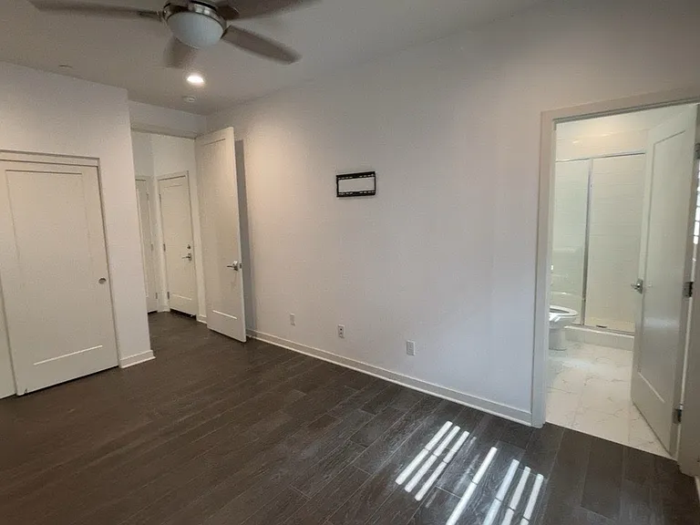 1st floor - Bedroom with bathroom